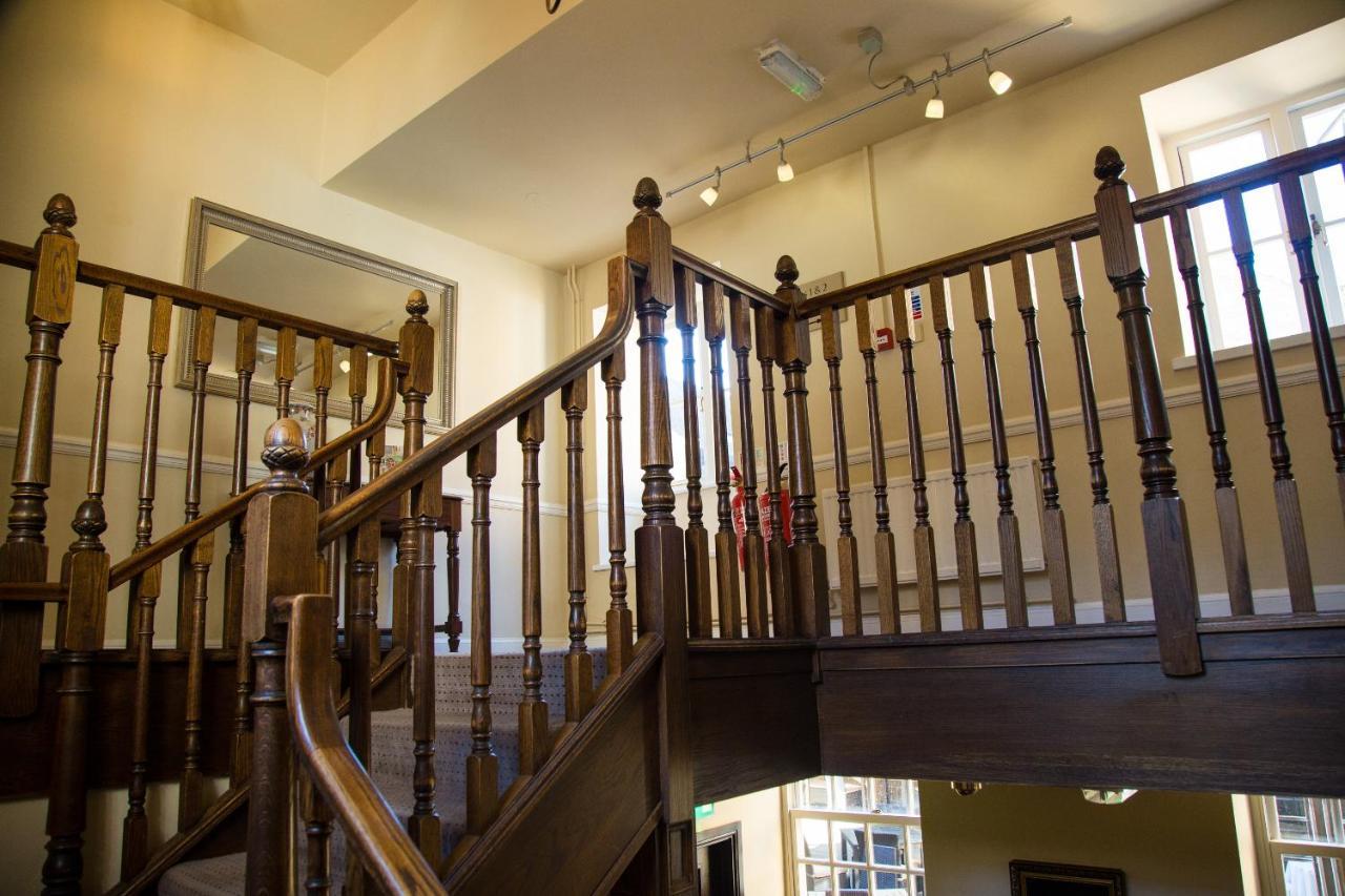 טאוצ'סטר Saracens Head Hotel By Greene King Inns מראה חיצוני תמונה